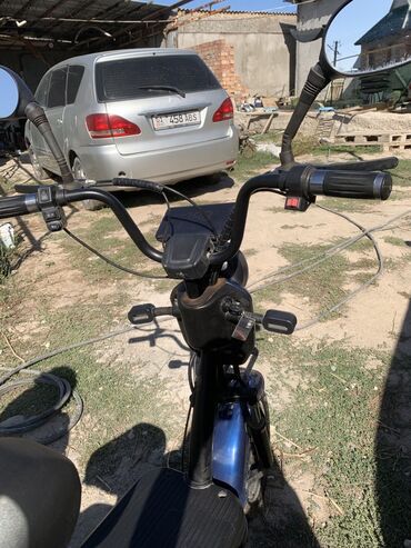 Скутеры: Электроскутер городского типа - Компактная рама с удобной посадкой и — 4