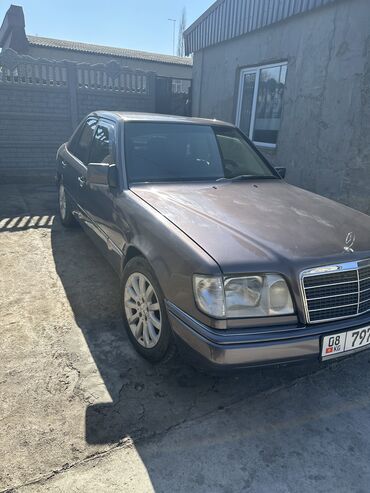 Mercedes-Benz: Mercedes-Benz E-Class: 1995 г., 2 л, Механика, Бензин, Седан