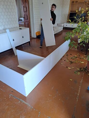 Yük daşımaları: Yük daşima xi̇dməti̇ . Evlərinofislərin, anbarların sigortalı — 13