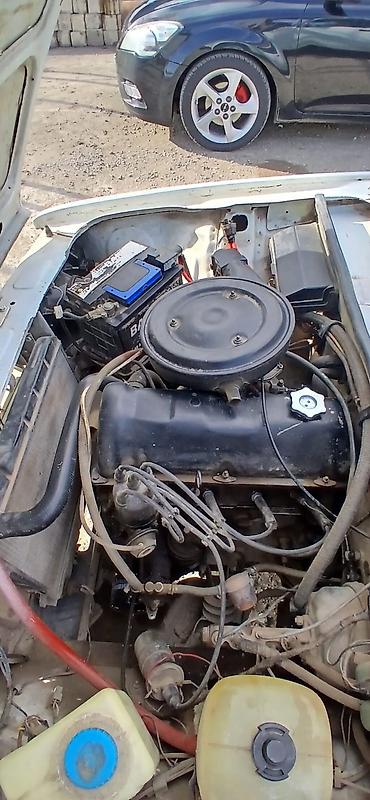 VAZ (LADA): VAZ 2107 sedan Xüsusiyyətlər: - Kuzov: 4 qapılı sedan, ağ rəng - — 1