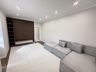 Продам 2 комн. квартиру 📍 Район 7-мкр. 📐 Площадь 64м² | 🛗 Этаж 4 из