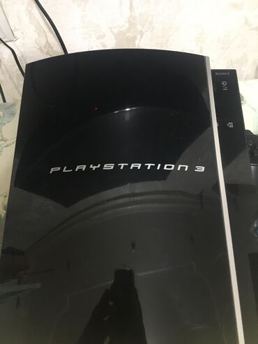 гов 3: Продаю PlayStation 3. Состояние хорошее Имеются 2 джойстика и все