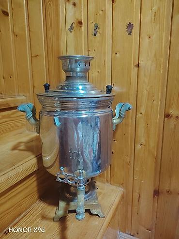 Klassik metal samovar - Material: cilalanmış metal gövdə, bürünc