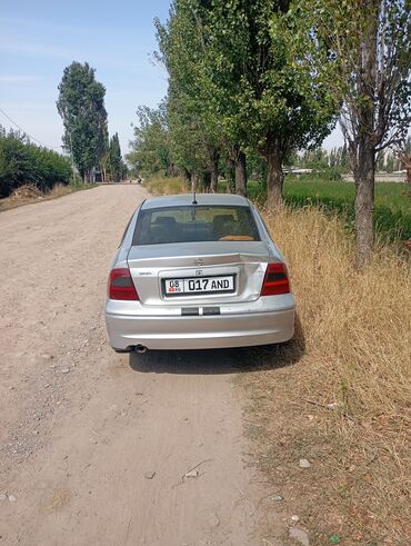 корейский автомобиль: Opel Vectra: 2000 г., 1.6 л, Механика, Бензин, Седан