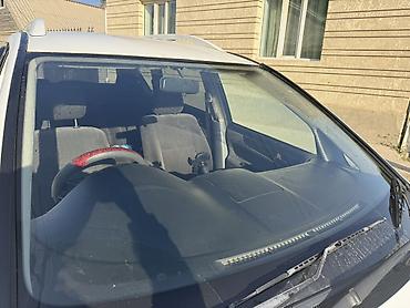 бак на волво: Toyota Ipsum: 2001 г., Автомат, Бензин, Минивэн — 9
