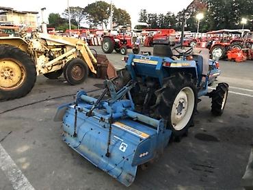 Другие тракторы: Продается японский трактор Iseki TU220, с фрезой.Техника в пути есть — 2