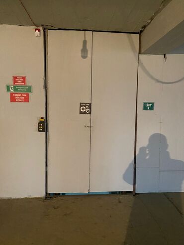 Anbar və emalatxanalar: KİRAYƏ/İCARƏYƏ VERİLİR:/istehsalat sahəsi olan mülk - Üçmərtəbəli, ağ — 14