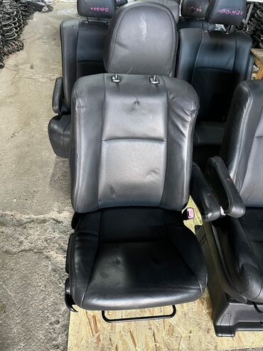 Сиденья: Комплект сидений, Кожа, Toyota 2009 г., Б/у, Оригинал, Япония at lalafo.kg — 10 Сиденья: Комплект сидений, Кожа, Toyota 2009 г., Б/у, Оригинал, Япония — 10