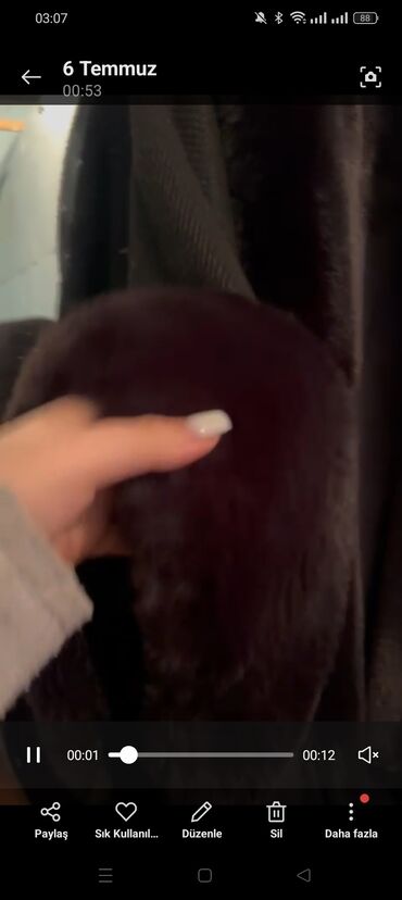 Kürklər: Panco cox az geyilib .qalindi . yumwaqdi .yunguldu. isti saxlayir — 2