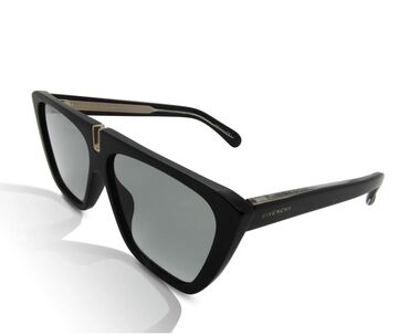 черные очки: Продаю стильные солнцезащитные очки Givenchy Sunglasses GV7109/S