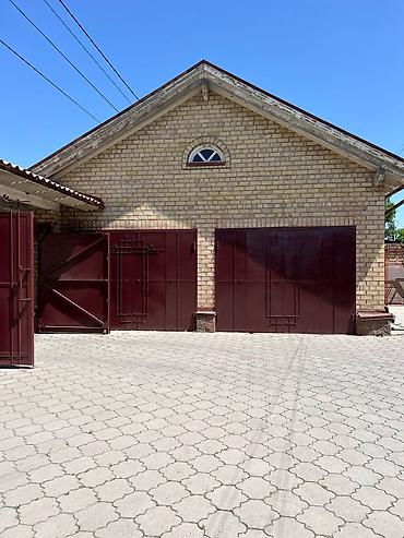 Продажа коттеджей и домов: Частный 2 уровневый дом Адрес: Бишкек, Первомайский район ( — 2