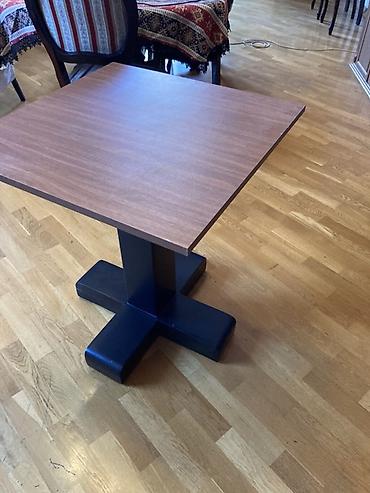 60 70 masa: Kvadrat masa - Ölçü: təqribən 70x70 sm kvadrat üstlük (taxta/laminat — 1
