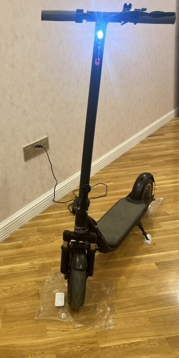 Velosiped ehtiyyat hissələri: İşlənmiş Elektrik samokat 10", 501 - 750 Vt, 36 - 45 km/s