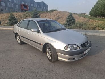 Toyota: Toyota Avensis: 2000 г., 1.8 л, Механика, Бензин, Хэтчбэк