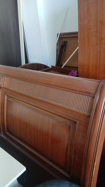 Paltaryuyan maşınlar: - Silverline ön-yükləməli paltaryuyan maşın. Qara korpus, geniş şüşə — 14