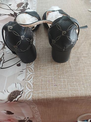 Basanoşka və səndəllər: Pierre Cardin qadın sandaleti - Rəng: qara38 ölçülü - Model: açıq — 2