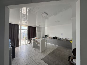 Офисы: Сдаю Офис, 157 м², В жилом комплексе, С видом на горы, С оборудованием, С отдельной кухней — 3