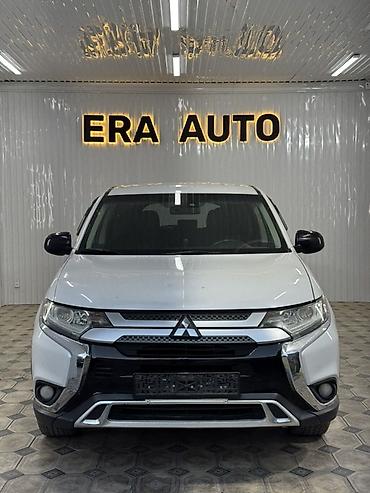 Mitsubishi: Mitsubishi Outlander: 2017 г., 2.4 л, Автомат, Бензин, Кроссовер — 2