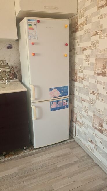 ikinci əl mətbəx: Ikinci el soyuducu satilir.Sentyabrda alinib heç 1il olmayib.hec bir