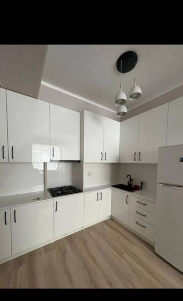 продаю дом жибек жолу бишкеке: 2 комнаты, 45 м², Индивидуалка, 3 этаж, Евроремонт