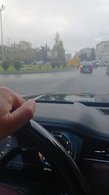 isma mustang: Qırmızı rəngli idman kupe avtomobil - Klassik Amerika idman üslubunda — 1