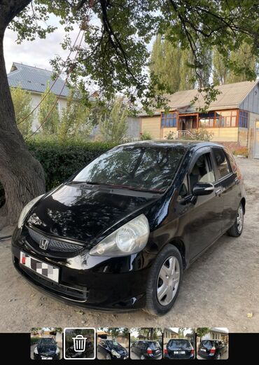 чоп сатам: Honda Fit: 2003 г., 1.3 л, Вариатор, Бензин, Хетчбек