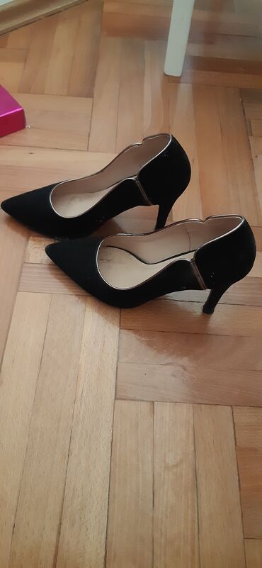 Salonke: Salonke, 36 — 6