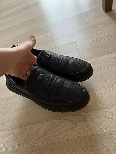 kişi ucun ayaqqabı: Qara kişi loaferləri - Model: Slip-on loafer - Rəng: Qara - Material — 1