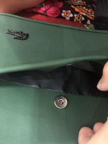 Барсетки: Сумка через плечо Lacoste, зелёного цвета. - Формат: компактная — 2
