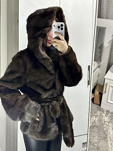 Шубы: Шуба, Короткая модель, С капюшоном, S, M, L — 12