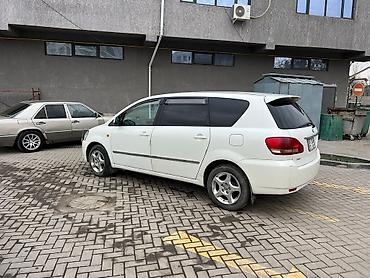 Toyota: Toyota Ipsum: 2001 г., 2.4 л, Автомат, Бензин, Минивэн — 2