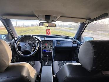 Mercedes-Benz: Mercedes-Benz C-Class: 1.8 l | 1983 il Sedan — 10