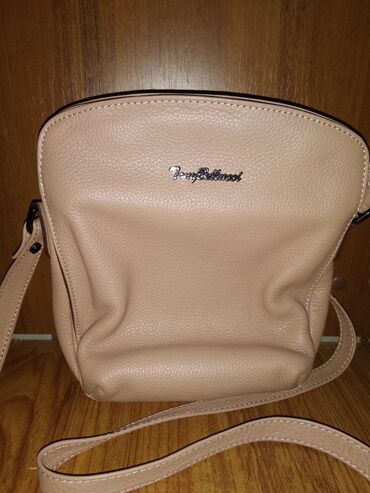 сумка из натуральной кожи: Продам женскую сумку, итольянский бренд Tony Bellucci натуральная