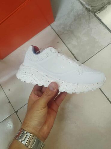 Patike: 31-36 ✅
2900 rsd +ptt 📌 — 6