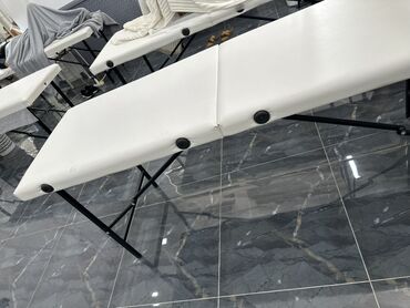 одноразовая простынь для массажа: Продаю складные кушетки и 1 матрас