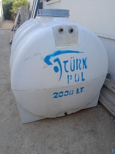 Boçkalar və çəlləklər: Bak, Plastik, 2000 l l, İşlənmiş