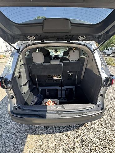 Toyota: Toyota Sienna: 2022 г., 2.5 л, Автомат, Гибрид, Минивэн — 1