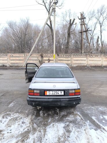 Volkswagen: Volkswagen Passat: 1989 г., 1.8 л, Механика, Бензин, Седан — 7