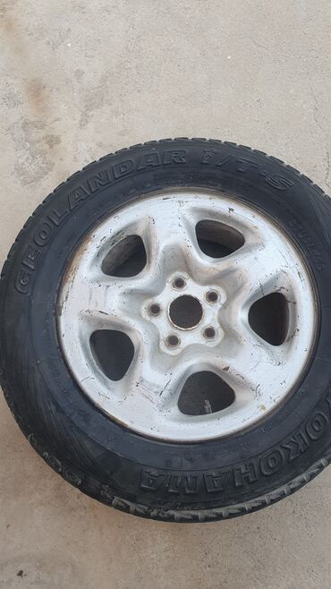 скутеры новые: Дөңгөлөктөр монтажда 215 / 70 / R 16, Кыш, Колдонулган, 1 даана, Жол тандабастар (АТ/МТ), Темир, тешиктери - 5