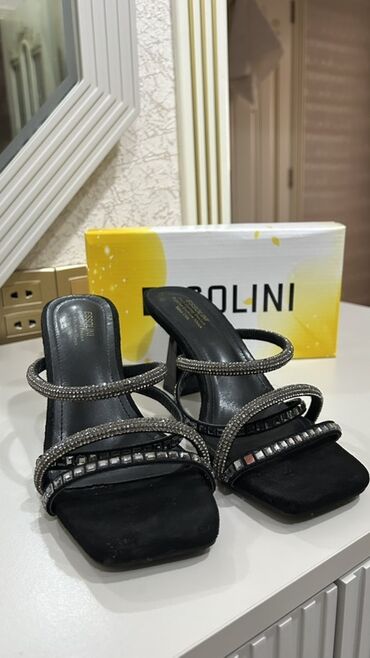 Carlo Pazolini, Ölçü: 38, rəng - Qara, Yeni