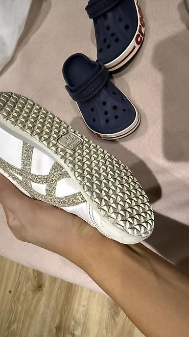 борцовки tiger: Кроксы 700 сом Кеды 900сом Кроксы б/у оригинал Размер C10 - Цвет — 5