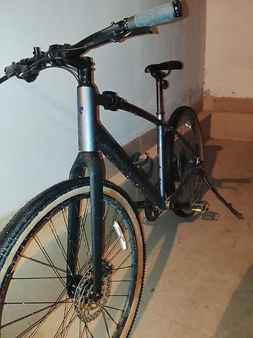 Trek velosipedləri: Şəhər/trek hibrid velosipedi Xüsusiyyətlər: - Yüngül alüminium gövdə — 2