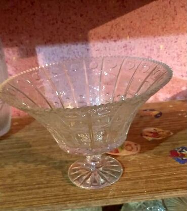 Konfet qabları: 1.Kanfet qabı-30 2.Kanfet qabı -35 3.Vaza -90 4.Vaza -60 5.Meyvə qabı — 9