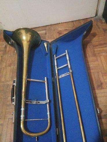 crvit: Pozlaćeni tenor trombon u koferu - Klasičan tenor trombon sa ručnim — 1