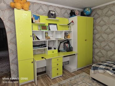 ночной одежда: Продаю шкаф детский б/у в отличном состоянии. Материал ЛДСП, местного