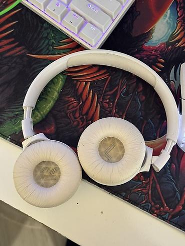 planşet apple: JBL 520BT on-ear simsiz qulaqlıq Xüsusiyyətlər: - Brend: JBL - Rəng — 2