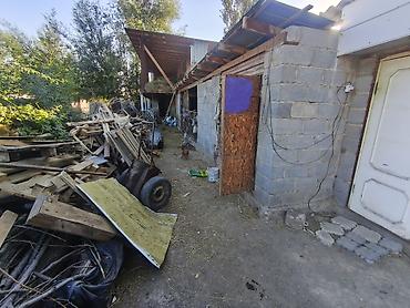 отель бишкек: Продаётся одноэтажный дом с.Ак-Джол с просторным вымощенным двориком и — 5