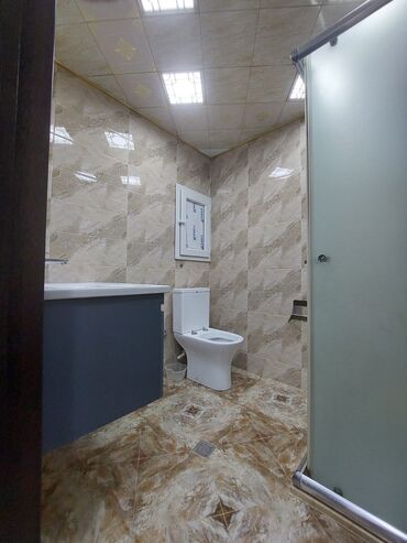 Duş kabinaları, arakəsmələr: Arakəsmə, Künc üçün — 3