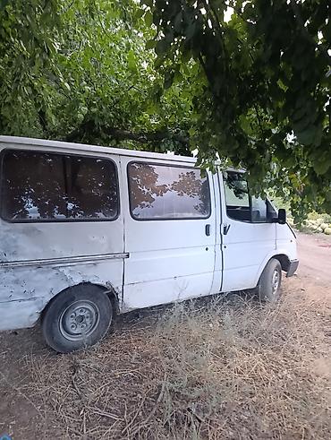 Ford: Ford Transit: 1990 г., 2 л, Механика, Бензин, Фургон — 2