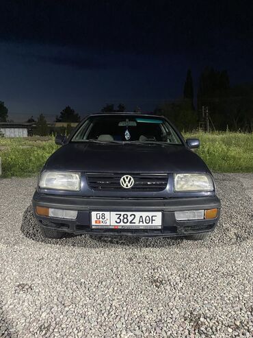 фольксваген авто: Volkswagen Vento: 1992 г., 1.8 л, Механика, Бензин